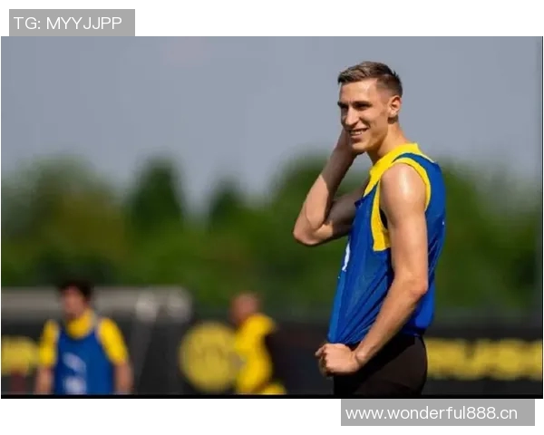 拜仁总监称施洛特贝克表现出色但对现有阵容充满信心